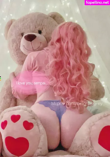 Brigitte Grey OnlyFans Thumbnail #iKSXEPdJLq