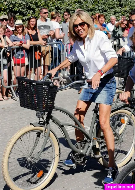 Brigitte Macron OnlyFans Thumbnail #2I1YTBhQuB