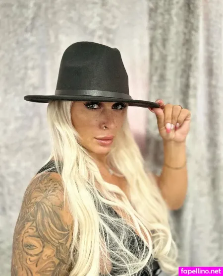 Brithotwife 2 OnlyFans Thumbnail #jv3JfYivu6