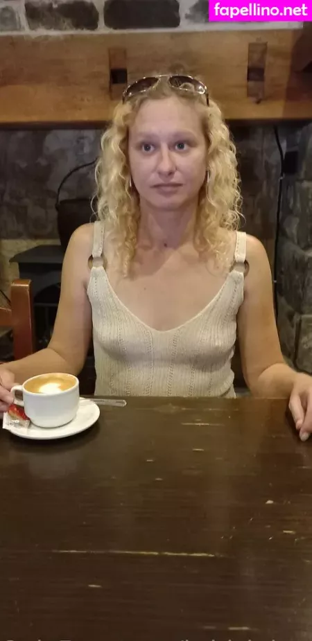British Braless Hotwifex OnlyFans Thumbnail #1uvNIfRq0I