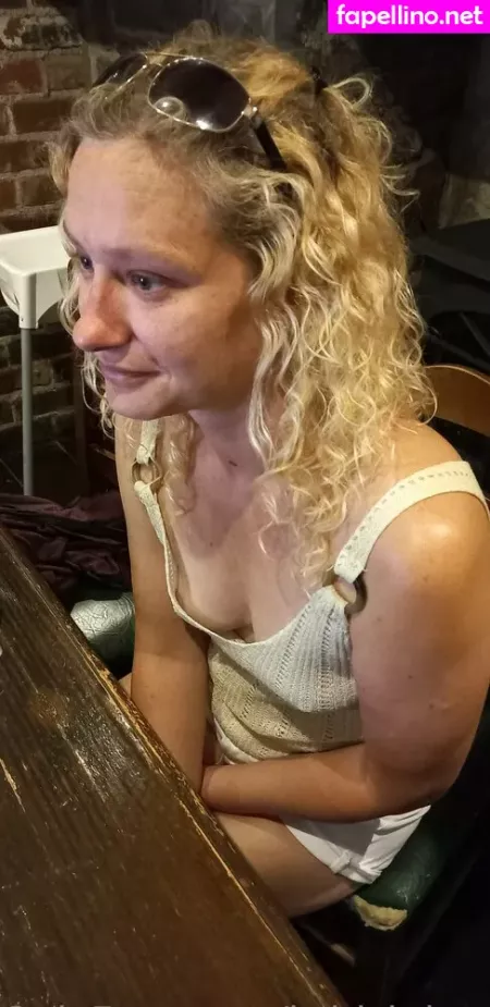 British Braless Hotwifex OnlyFans Thumbnail #9kvFHOGW3g