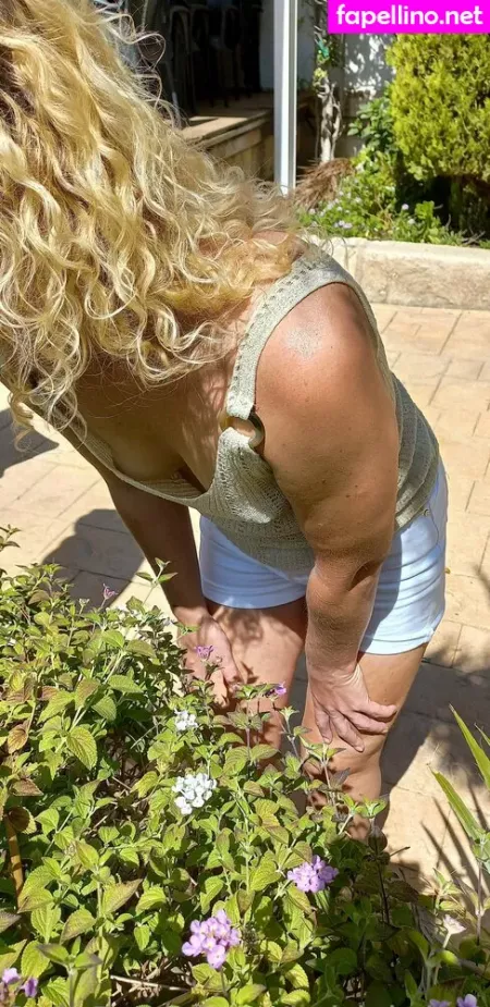 British Braless Hotwifex OnlyFans Thumbnail #PnZORppvVI