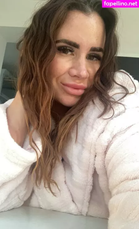 Britishbustybrunettemilf OnlyFans Thumbnail #7aZuXanoS4