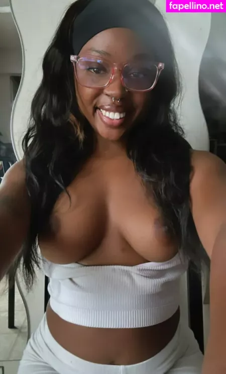 Britney London OnlyFans Thumbnail #jAf6UgvmBF