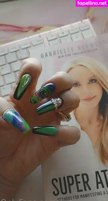 Britneyathome OnlyFans Thumbnail #Tj6FnGYlro