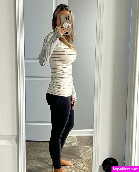 Britneynextdoor OnlyFans Thumbnail #ERkcuZcN3d