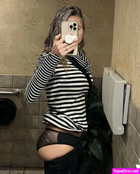 Britneynextdoor OnlyFans Thumbnail #yQzoAIvsAl