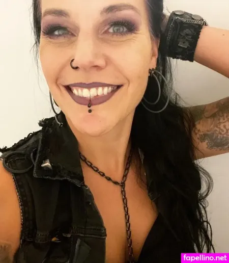 Britta Grtz OnlyFans Thumbnail #upBMYMM1hp