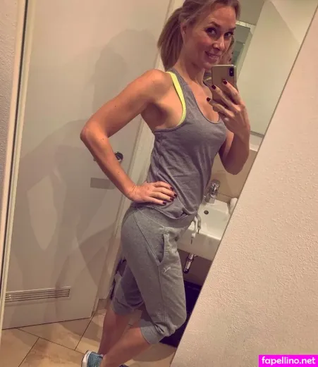 Britta Hofmann OnlyFans Thumbnail #u6oZavnR40