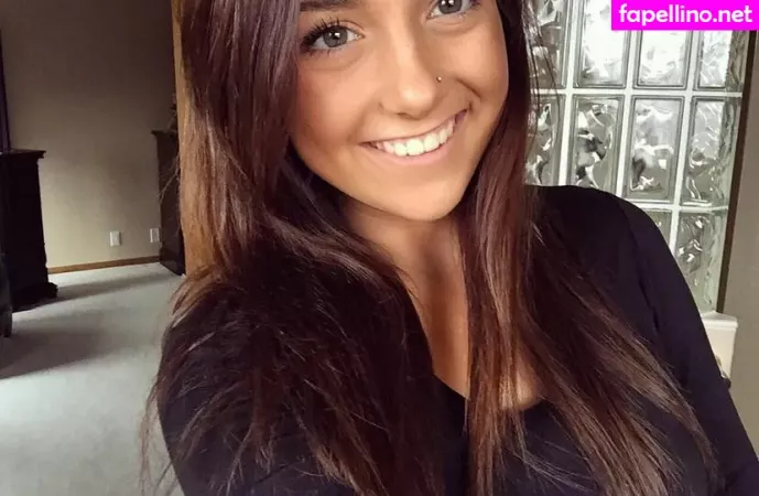 Brittneaymurphy OnlyFans Thumbnail #JyNzdNT4WU