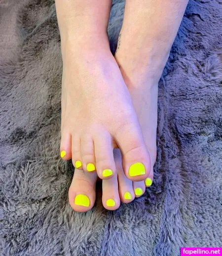 Britty Feet OnlyFans Thumbnail #i4oC67y8gy