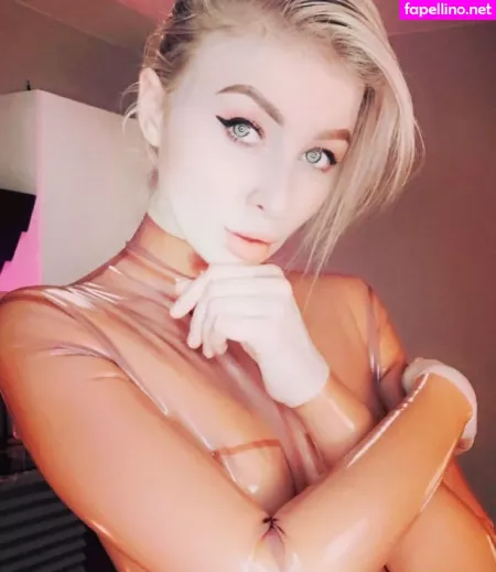 Bronnica OnlyFans Thumbnail #h8zYweBdUt