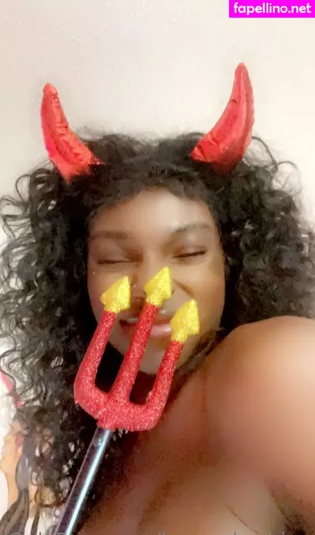 Bronzebarbiee OnlyFans Thumbnail #NdE7bZALGA