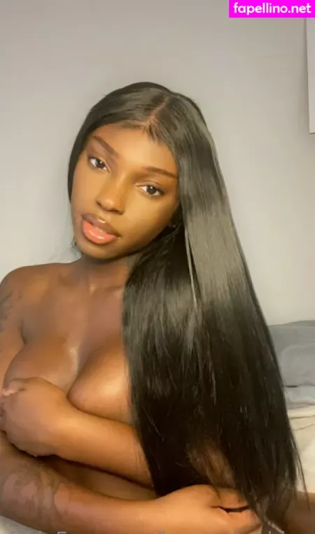 Bronzebarbiee OnlyFans Thumbnail #TpzRZPsu4L