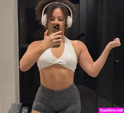 Bruna Caixeiro Main Profile Photo