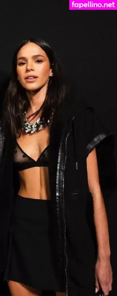Bruna Marquezine OnlyFans Thumbnail #h8GT8TOaM1