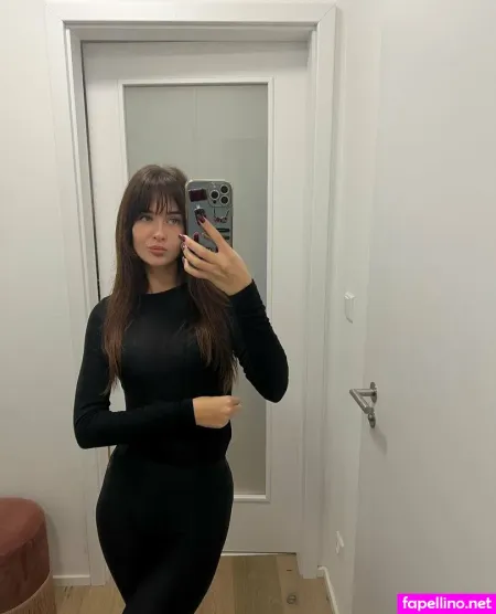 Brunette Velvet OnlyFans Thumbnail #o3unvD0Mp7