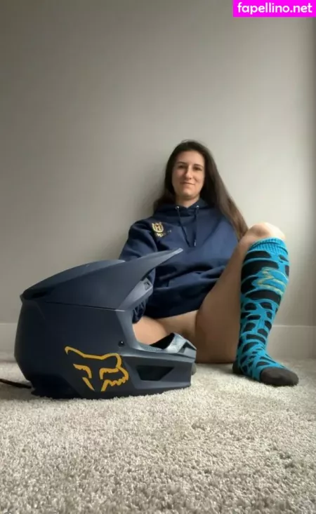 Brunettebombshell13 OnlyFans Thumbnail #5FAhiuMFde
