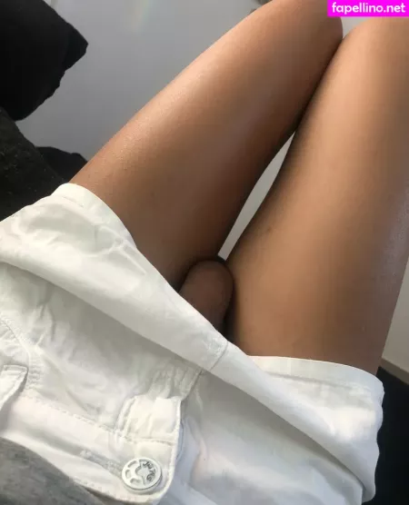 Bruninhatgirl 1 OnlyFans Thumbnail #KCgNnV0mK1