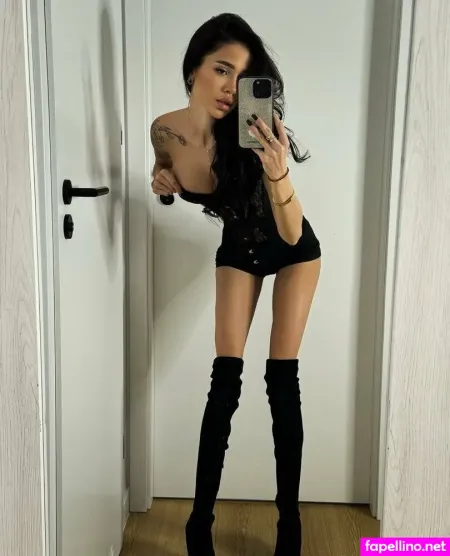 Brunnete22 1 OnlyFans Thumbnail #iGi3MeilKE