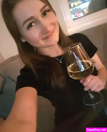 Brunnette3 OnlyFans Thumbnail #cizvYAwFv3