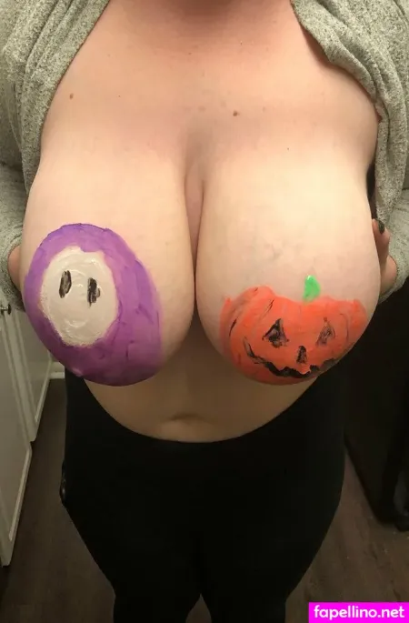 Brushesandboobies OnlyFans Thumbnail #JVb5raMDWG