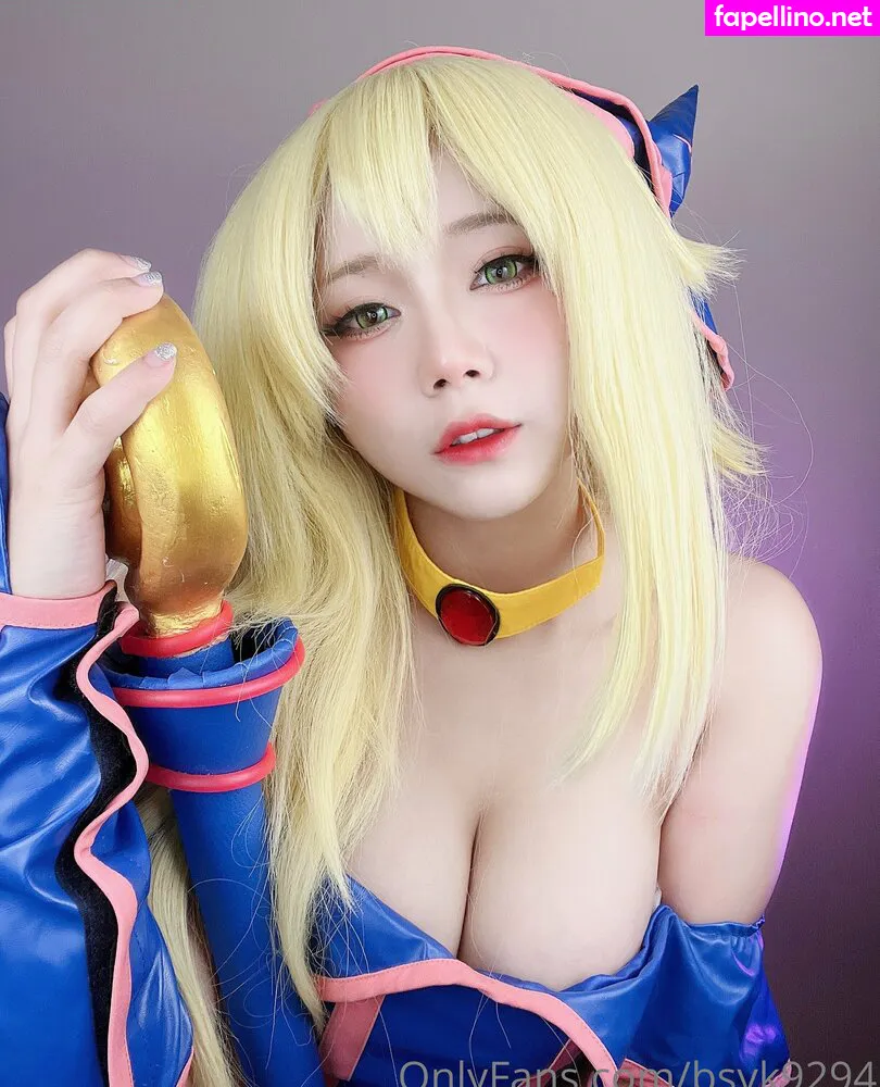 bsyk9294, smilebibison, yuzuju_ Nude Leaked OnlyFans Photo #U00RudTHut