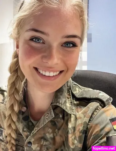 Bund Leonie 4 OnlyFans Thumbnail #8mMiM04g2I