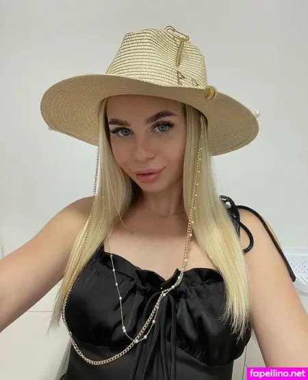 Bunny Secrets3 OnlyFans Thumbnail #4No6zffECr