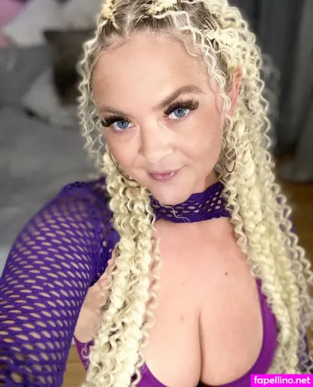 Bunnyholez OnlyFans Thumbnail #YbcrbUSJuV