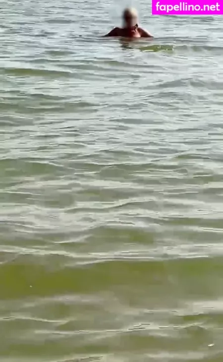 Busteeandtan OnlyFans Thumbnail #8a1yxEjLar