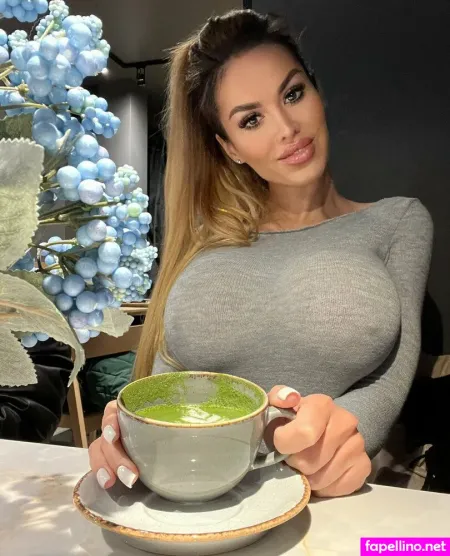 Busty Barbie 1 OnlyFans Thumbnail #oEL2NJpO9C