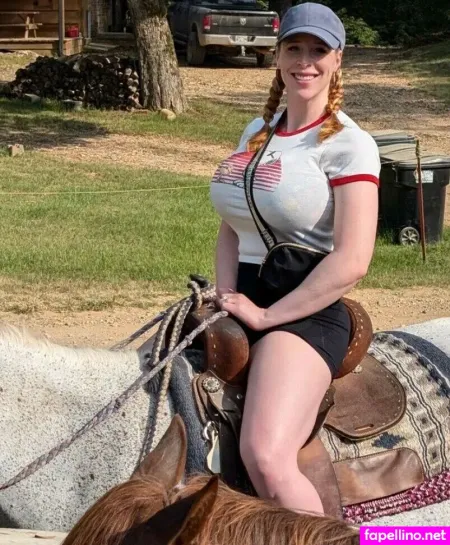 Busty Ginger OnlyFans Thumbnail #2li8VwW9um