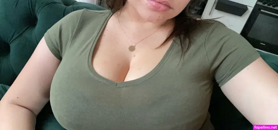 Busty Lucy OnlyFans Thumbnail #p8b6PdN9E0