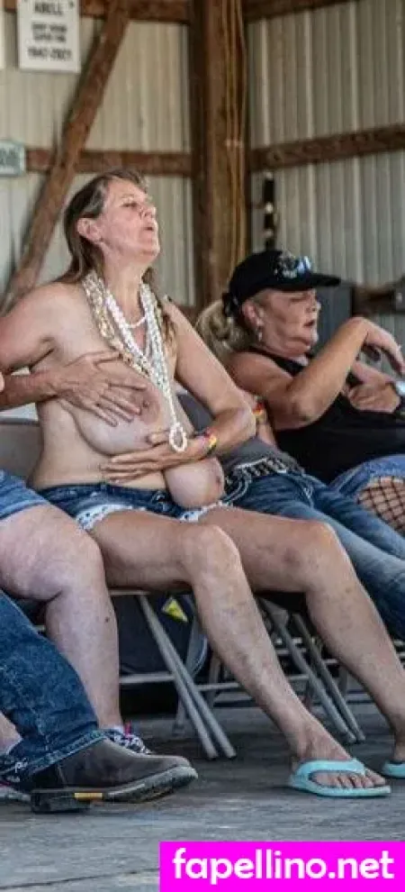 Busty Petra OnlyFans Thumbnail #h4ffMq3Raz