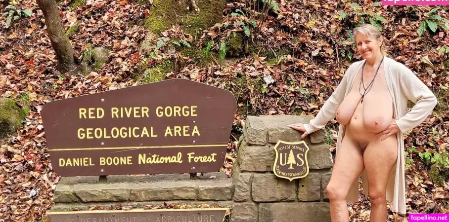 Busty Petra OnlyFans Thumbnail #iIrxToCBLl