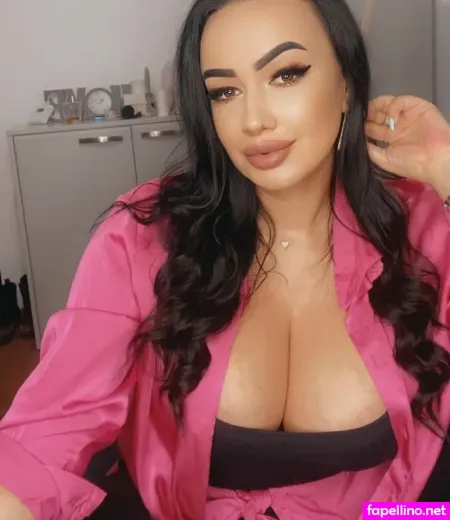 Busty Sexy Lora OnlyFans Thumbnail #Jp1YMHzHou