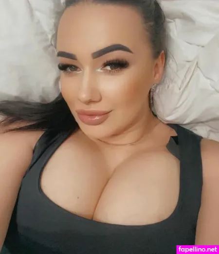 Busty Sexy Lora OnlyFans Thumbnail #QWqoSh2flx
