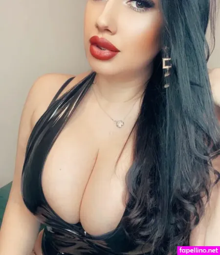 Busty Sexy Lora OnlyFans Thumbnail #SkxrWgWb2a