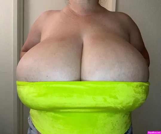 Busty34n OnlyFans Thumbnail #u5gPbhznlB