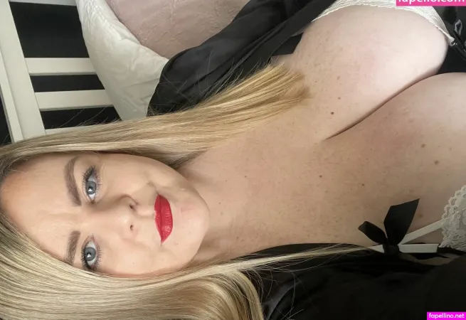 Bustyblonde7 Main Profile Photo