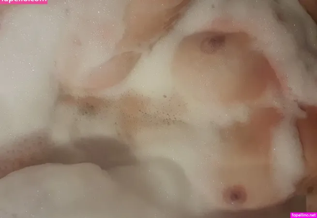 Bustyredonyx OnlyFans Thumbnail #CPJ2Dpeavn