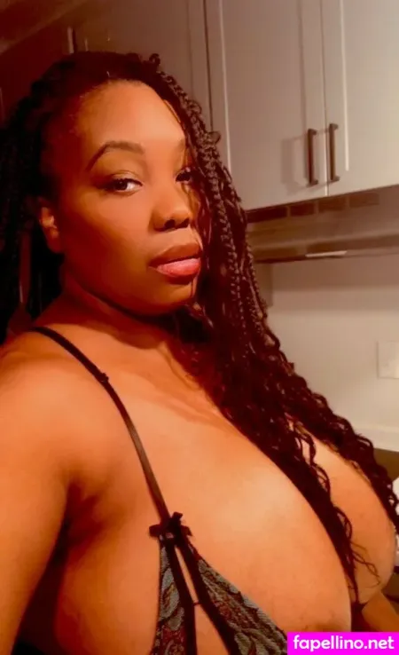 Bustysapphire34 OnlyFans Thumbnail #YtbHfEiS7E