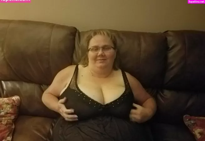 Bustywench OnlyFans Thumbnail #32svUieraO