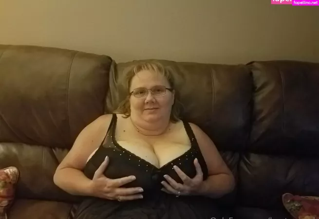 Bustywench OnlyFans Thumbnail #xvn9o8AUo2