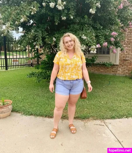 Bustyybriiix OnlyFans Thumbnail #icOLNaqVRx