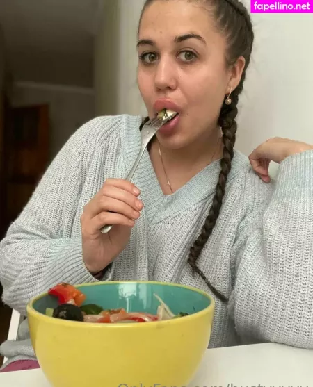 Bustyyyyy OnlyFans Thumbnail #r220qm0o2f