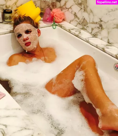 Busy Philipps OnlyFans Thumbnail #PjyTj5Nj7k