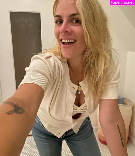Busy Philipps OnlyFans Thumbnail #d8gSznXetJ