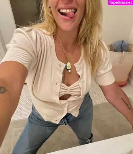 Busy Philipps OnlyFans Thumbnail #gEtH1yiZ6V